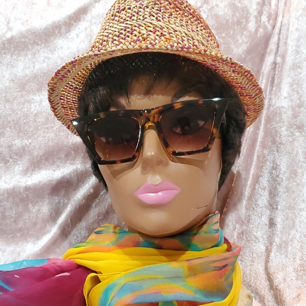 Fashion Cat Eye Sunglasses.